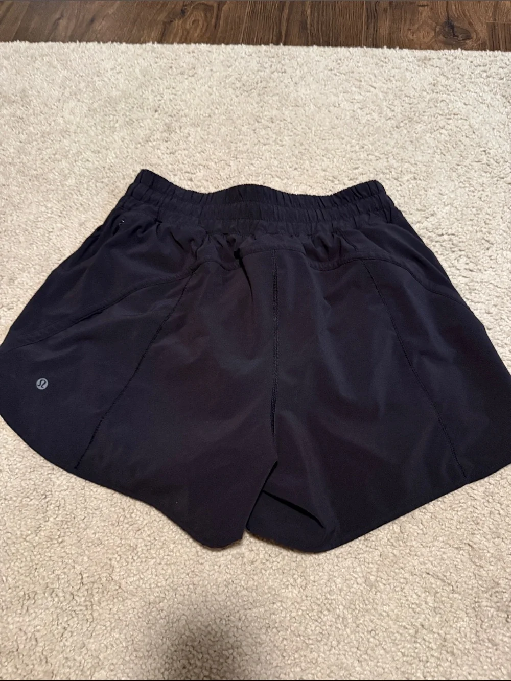 Women’s Lululemon Black track that 5” shorts